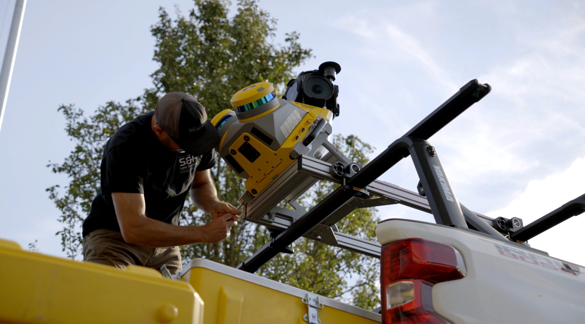 Mounting the scanner on the truck roof